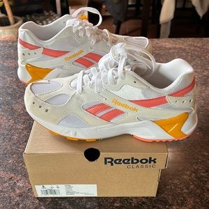 Reebok Classic—Unisex -Size 8–Like New